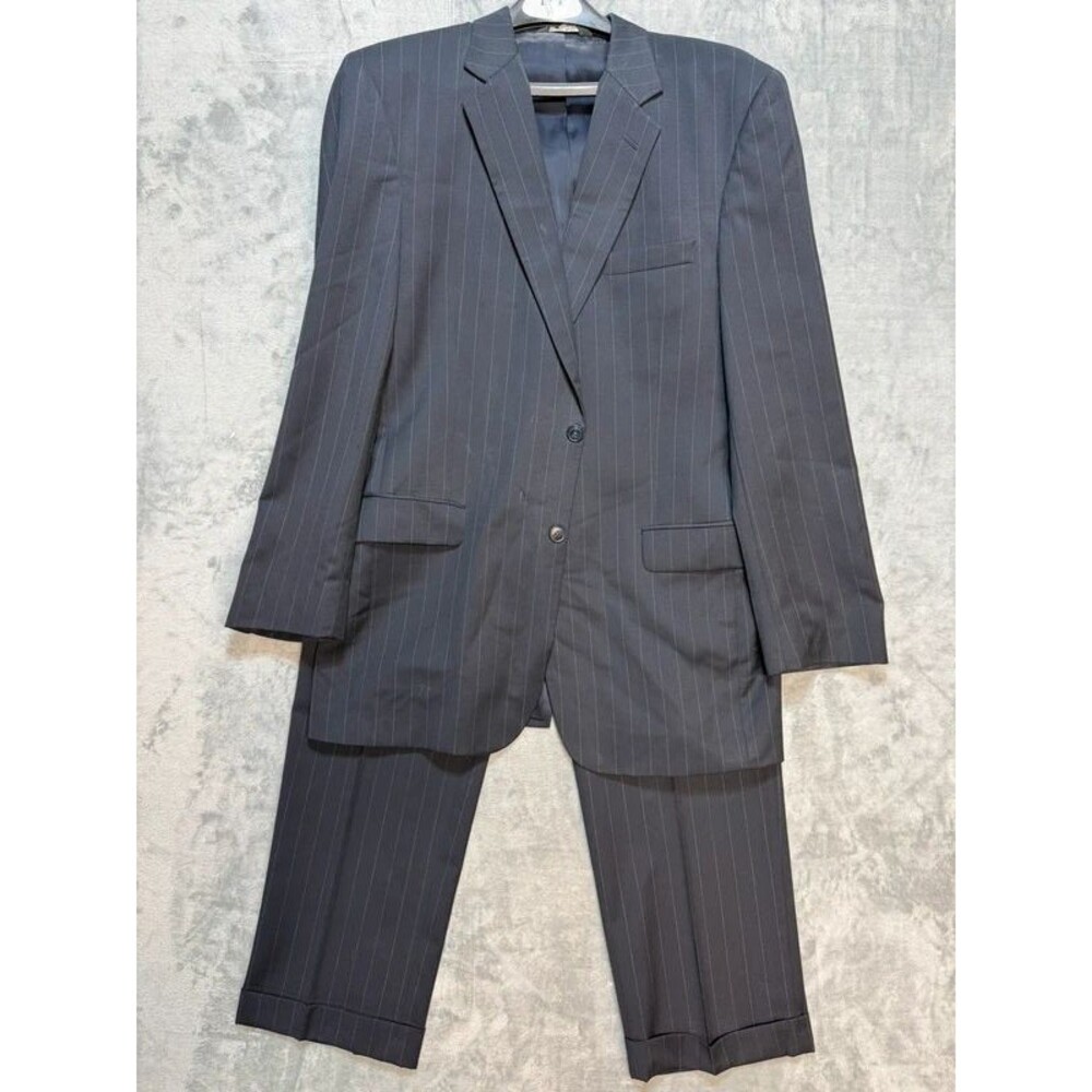 Jos A Bank Mens 42L Navy Pinstripe 100% Wool Two Piece Suit Travelers Collection